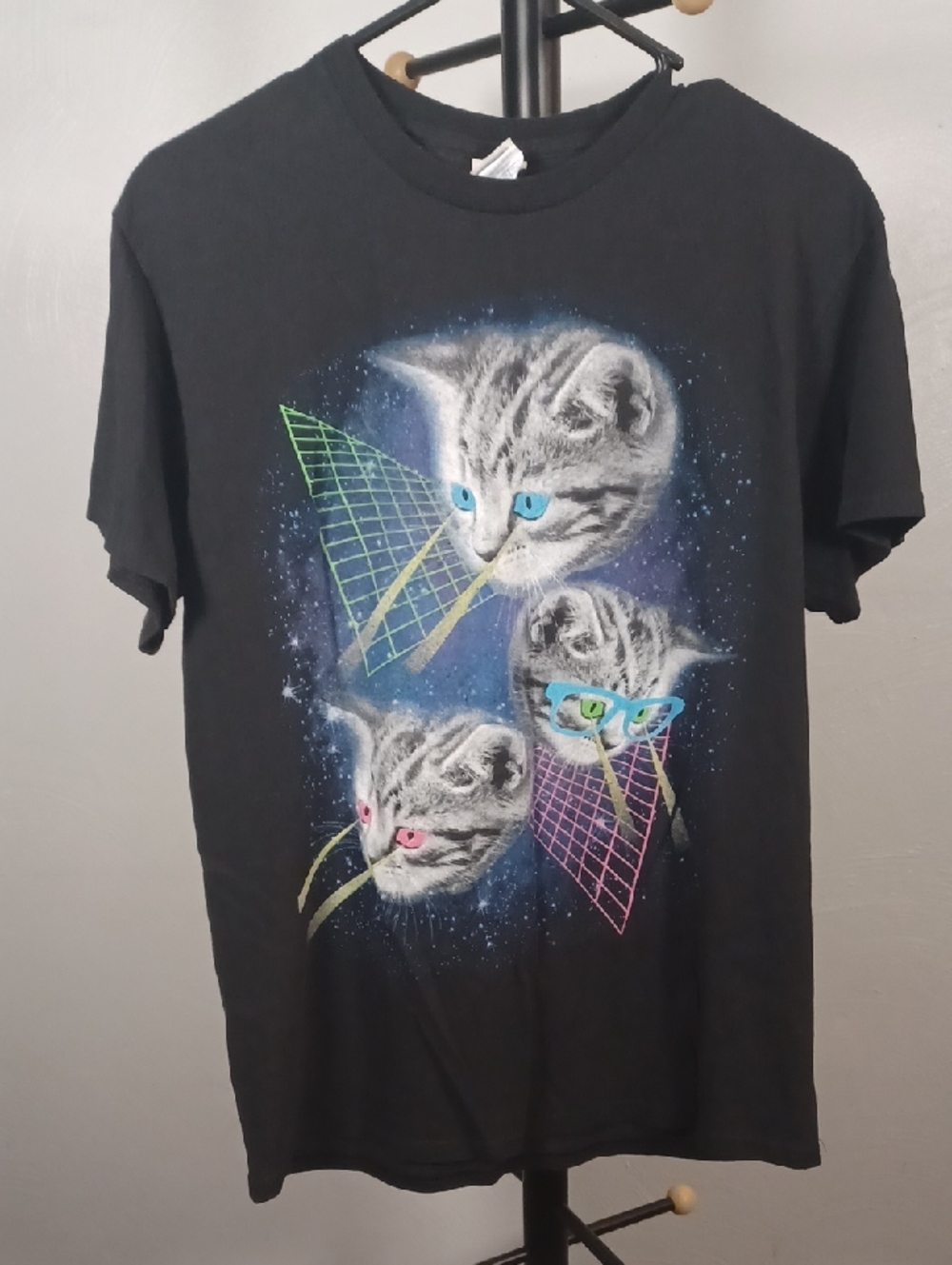 Laser Eye Cats Graphic Short Sleeve Tee Size Medium